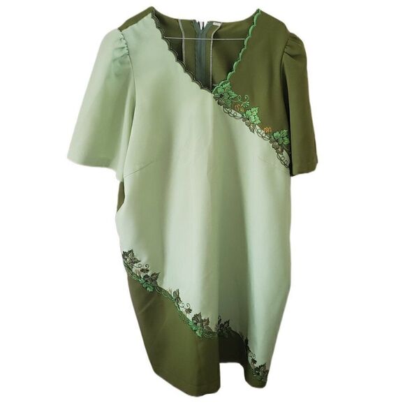 Women's Green Beautifully Floral & Piping Embroidered Short Sleeve Kaftan - Picture 1 of 4